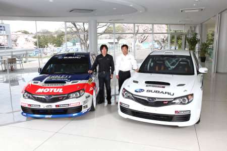 I piloti Toshi Arai e Fumio Nutahara dell'Intercontinental Rally Challenge