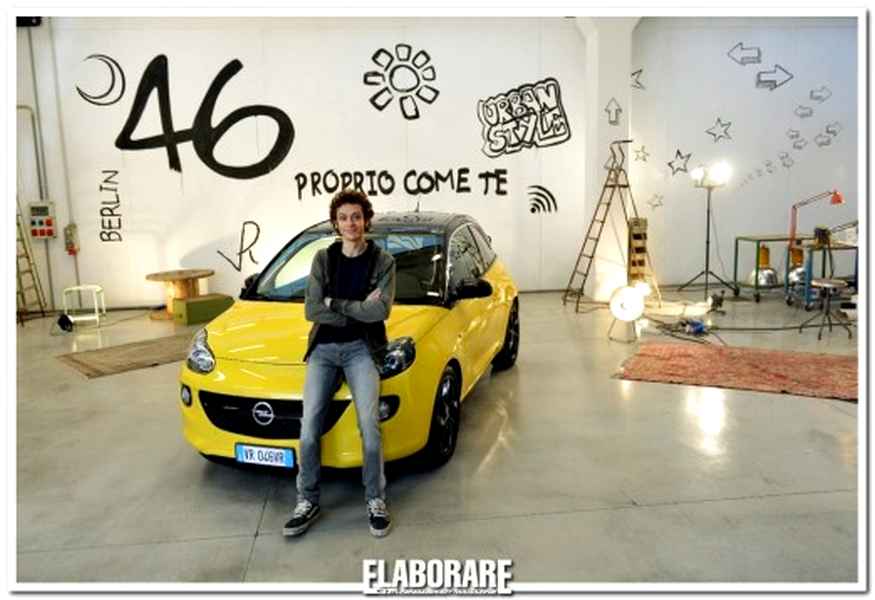 Valentino Rosssi testimonial di Opel ADAM