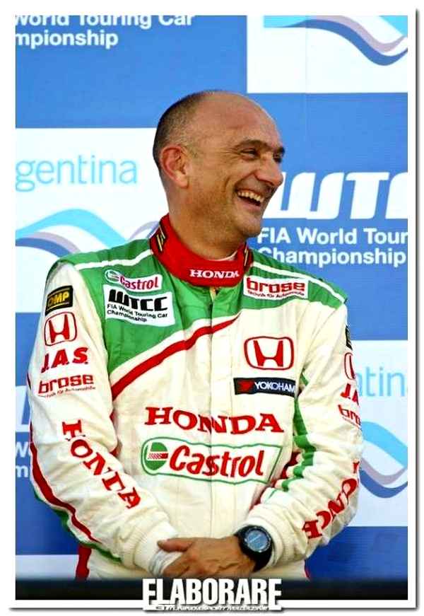 Gabriele Tarquini sul podio del  WTCC di Argentina 