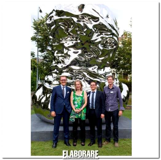 Inaugurazione della scultura di Louis Chevrolet a La Chaux-de-Fonds, Svizzera: Dr. Thomas Sedran, Presidente e Amministratore delegato di Chevrolet Europa; Friederike Schmid, Curatore del progetto, Théo Elie-Huguenin, Consigliere Comunale di La Chaux-de-Fonds; e Christian Gonzenbach, autore della scultura di Louis Chevrolet (da sinistra a destra).